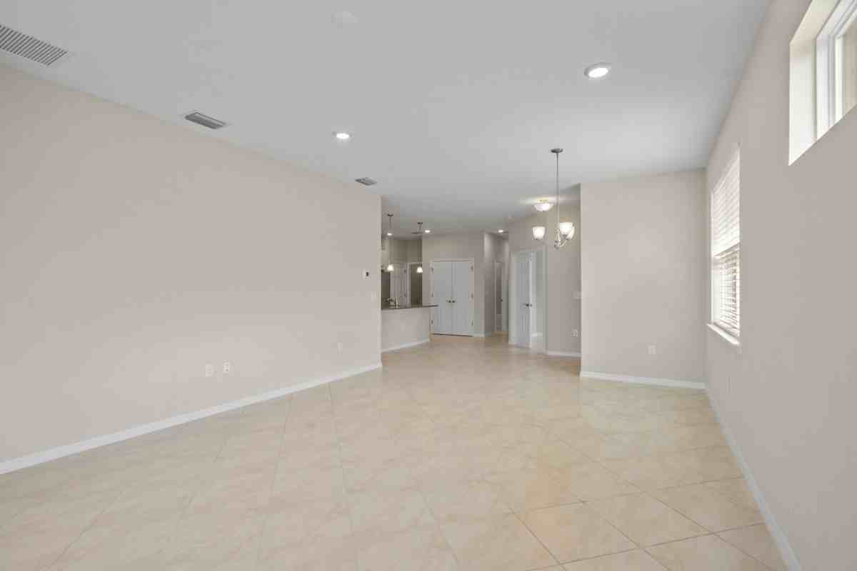 4443 Dutchess Park Rd - Photo 5 of 19