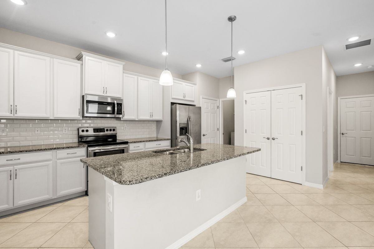 4443 Dutchess Park Rd - Photo 7 of 19