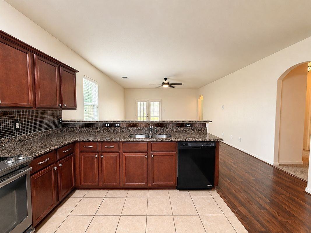 8739 Leclaire Meadow Dr - Photo 4 of 20