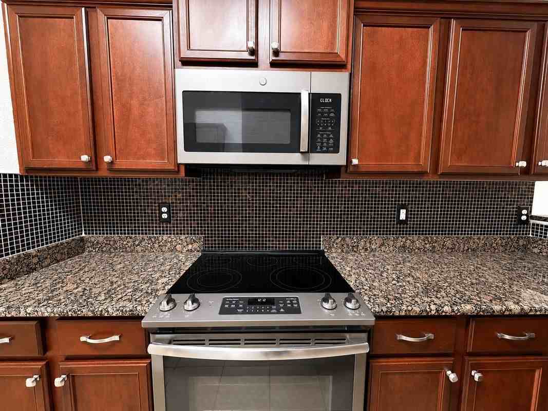 8739 Leclaire Meadow Dr - Photo 6 of 20