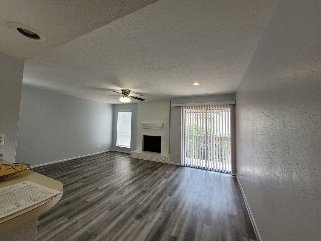 3919 Fairmont Pkwy Apt 180 - Photo 4 of 15