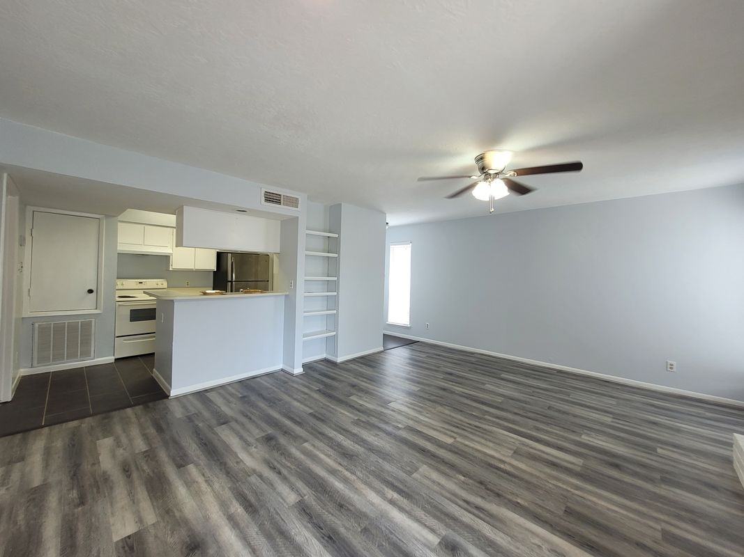 3919 Fairmont Pkwy Apt 180 - Photo 5 of 15
