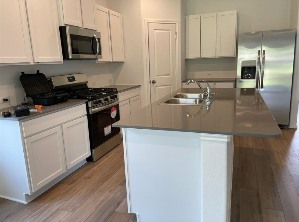 2113 Four Waters Loop - Photo 6 of 8
