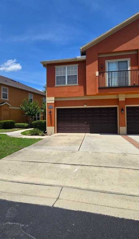 2921 Pine Oak Trl - Photo 2 of 33
