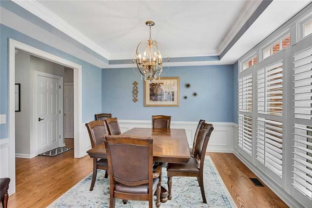 6070 Poplar Spring Dr - Photo 3 of 9