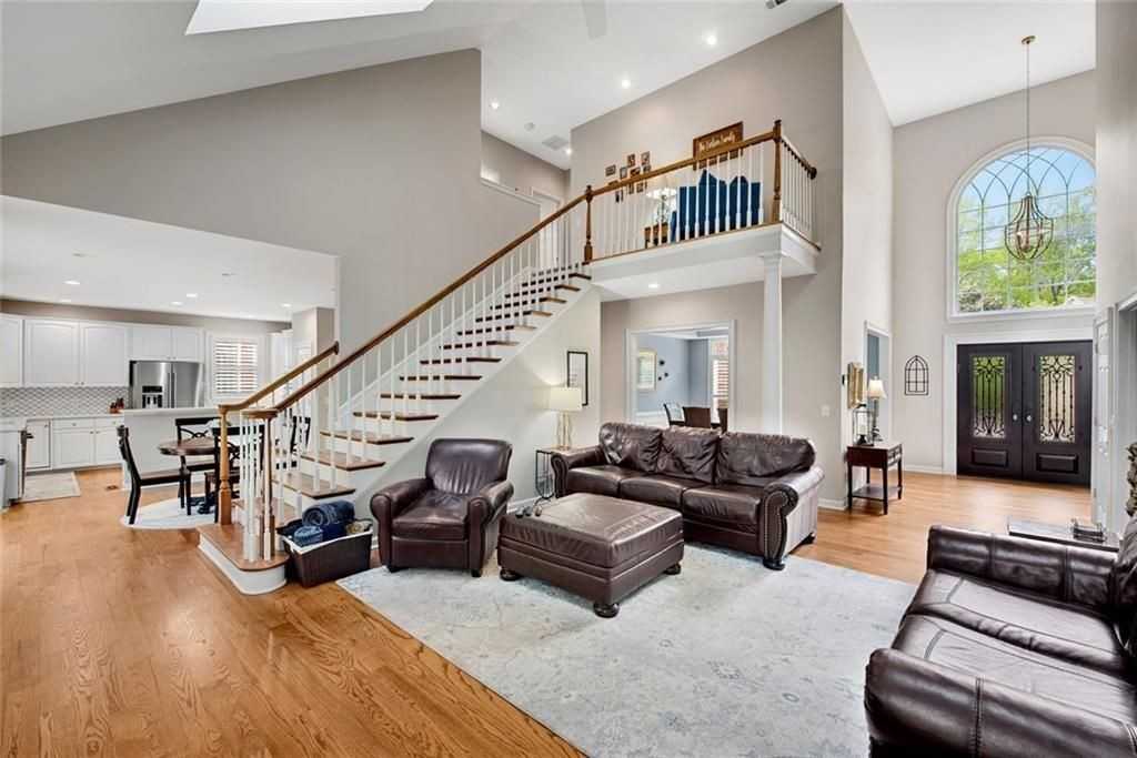 6070 Poplar Spring Dr - Photo 5 of 9