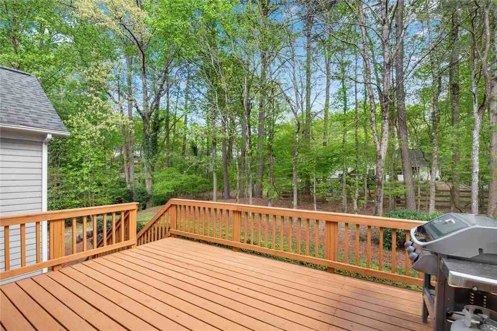 6070 Poplar Spring Dr - Photo 7 of 9