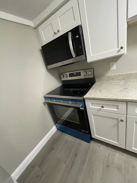 East Manor - Photo 3 of 21