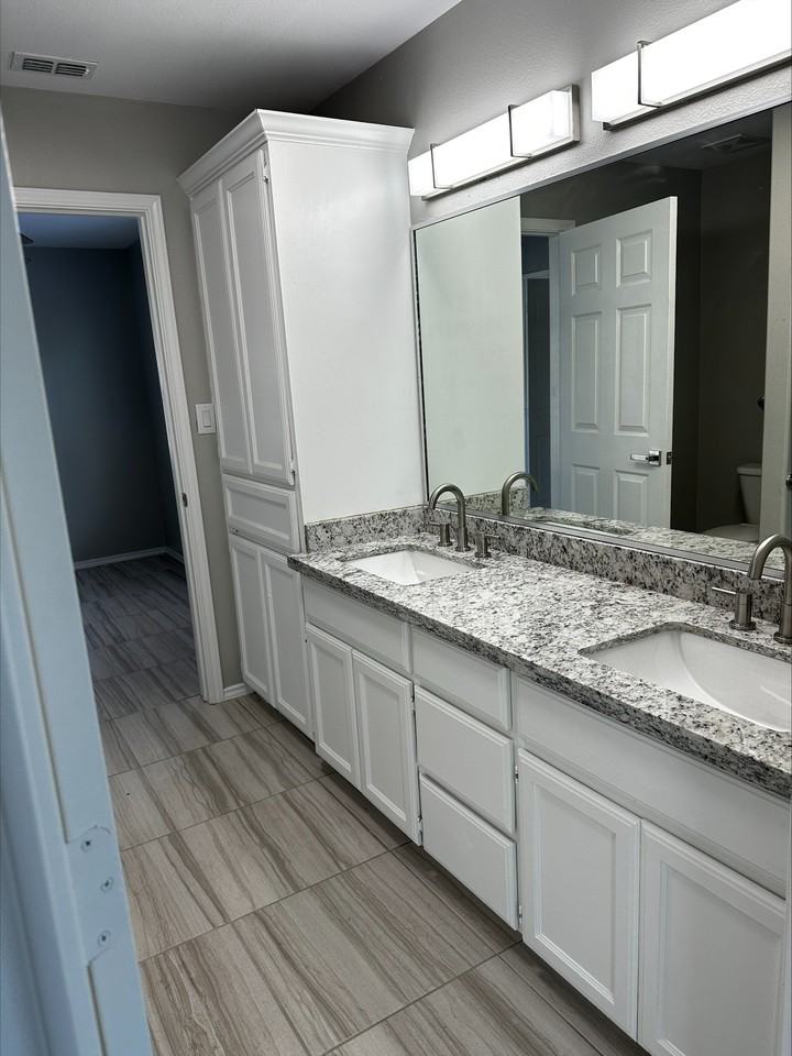 Redbud Place Apartments - Photo 3 of 50