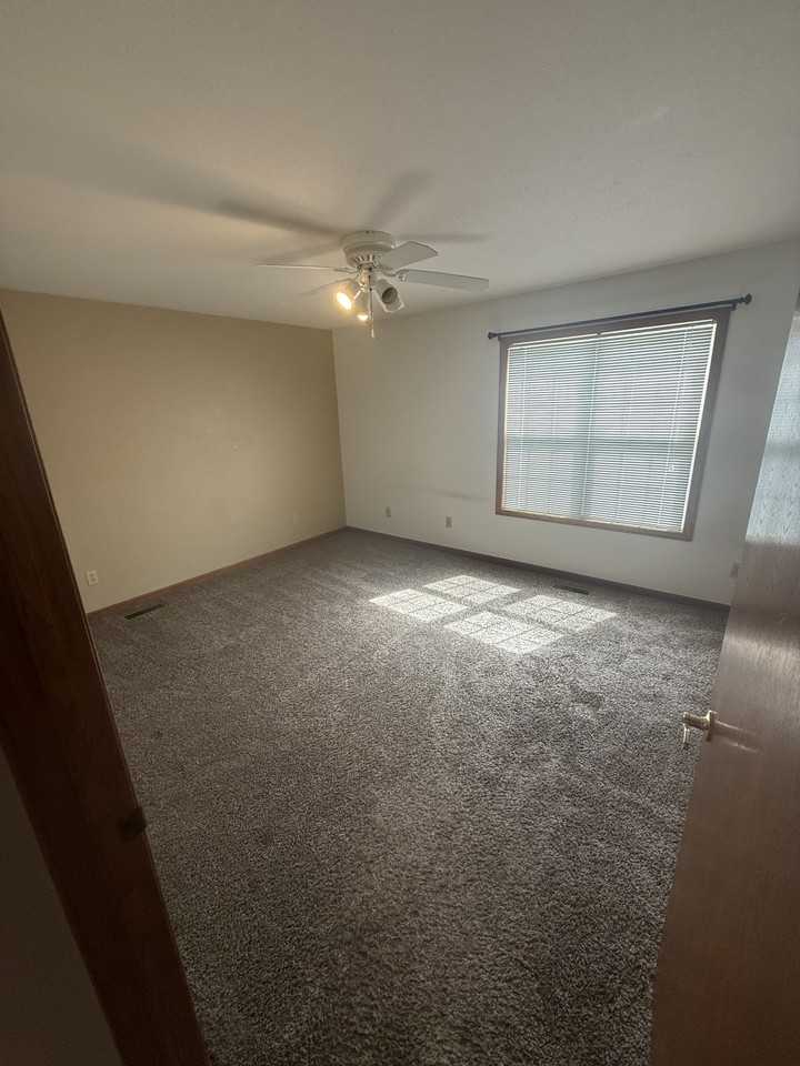 572 James Dr #578 - Photo 2 of 7