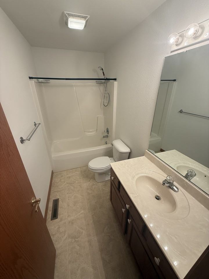 572 James Dr #578 - Photo 4 of 7