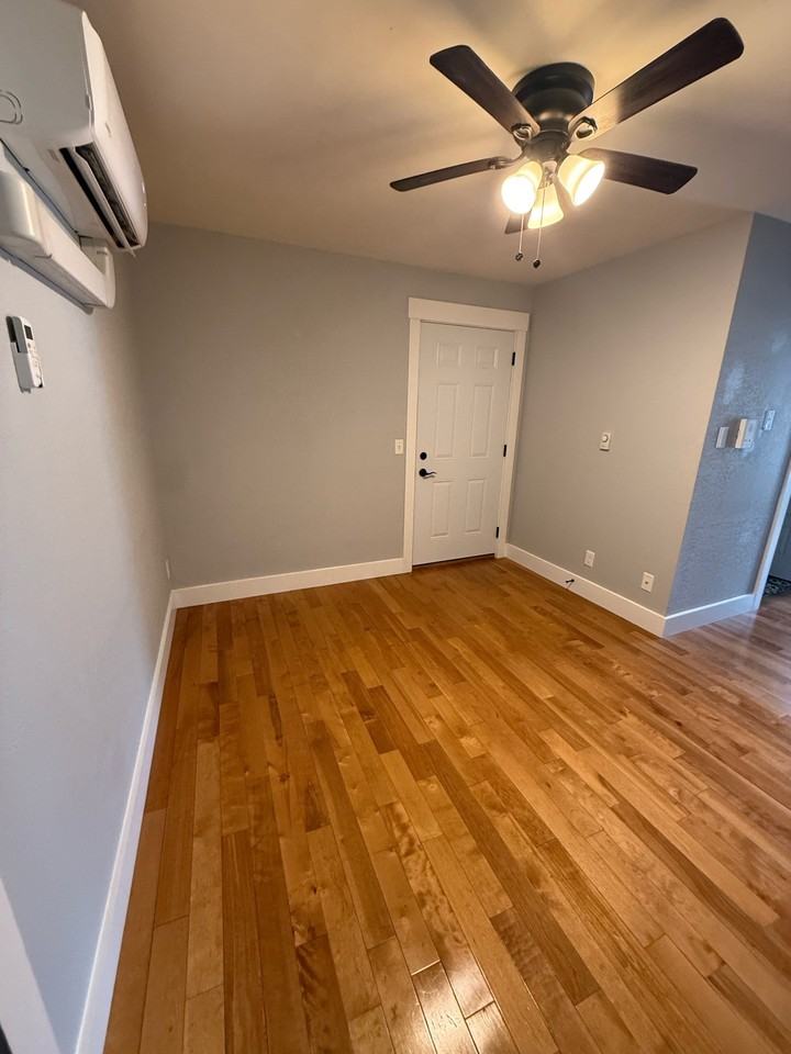 James Howie Block - Photo 2 of 4