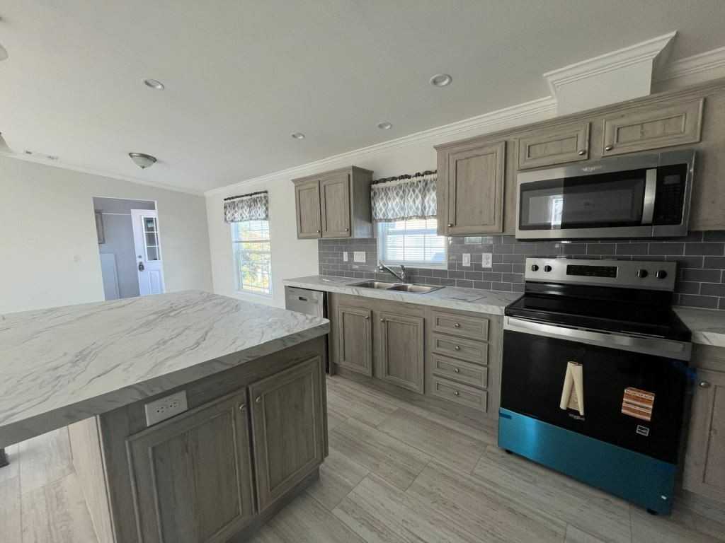 574 Leopard Ln #574 - Photo 2 of 37