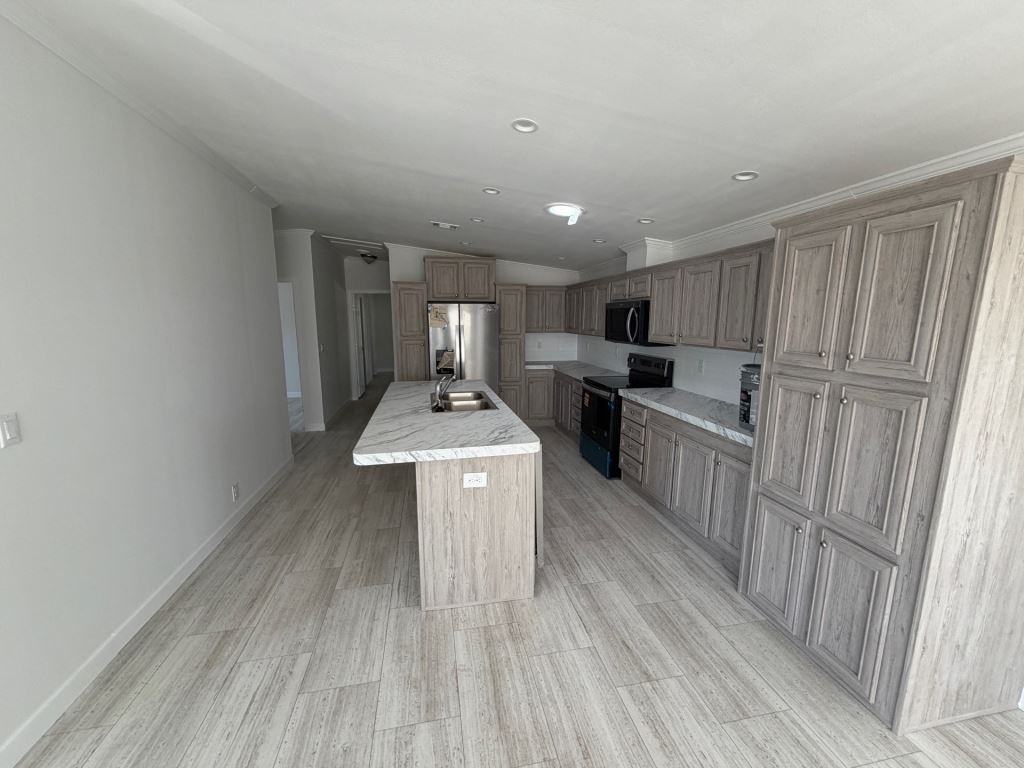 53 6th St W - Photo 5 of 31