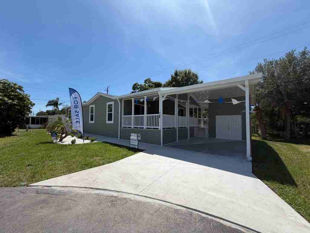 160 4th St W - Photo 2 of 28