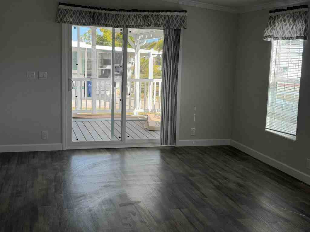 160 4th St W - Photo 4 of 28