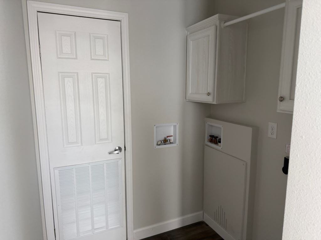 160 4th St W - Photo 5 of 28