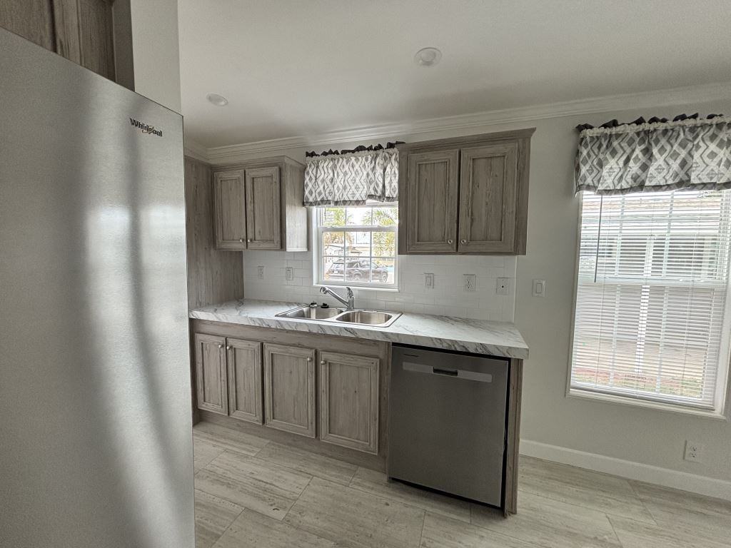 28 Nyborg Ave - Photo 6 of 25