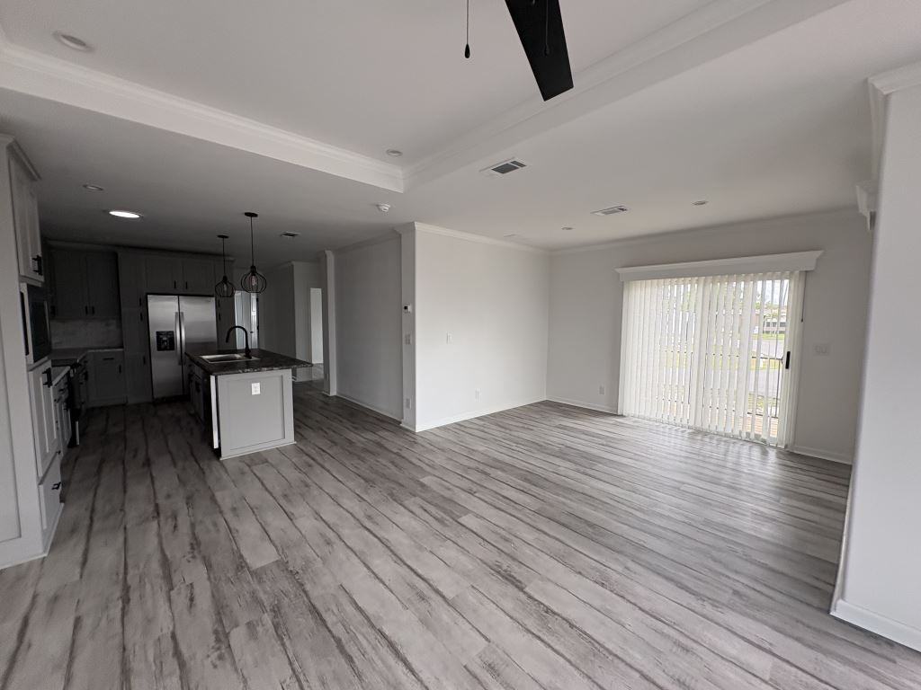 19477 Bermuda Ct - Photo 4 of 33