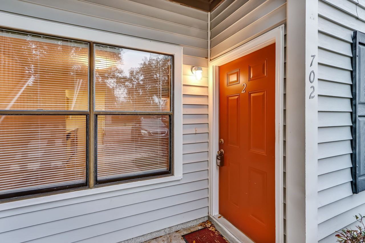 702 Meadowbrook Drive - Photo 3 of 29