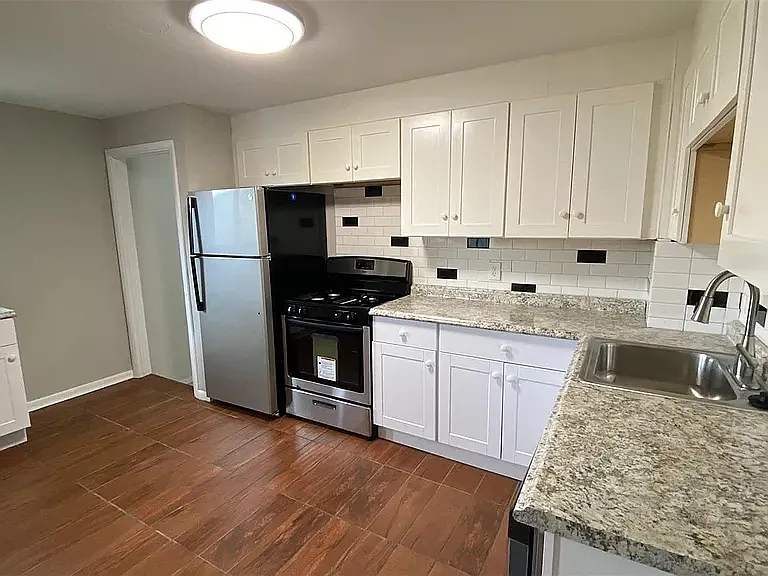 4665 West Exposition Avenue - Photo 2 of 9