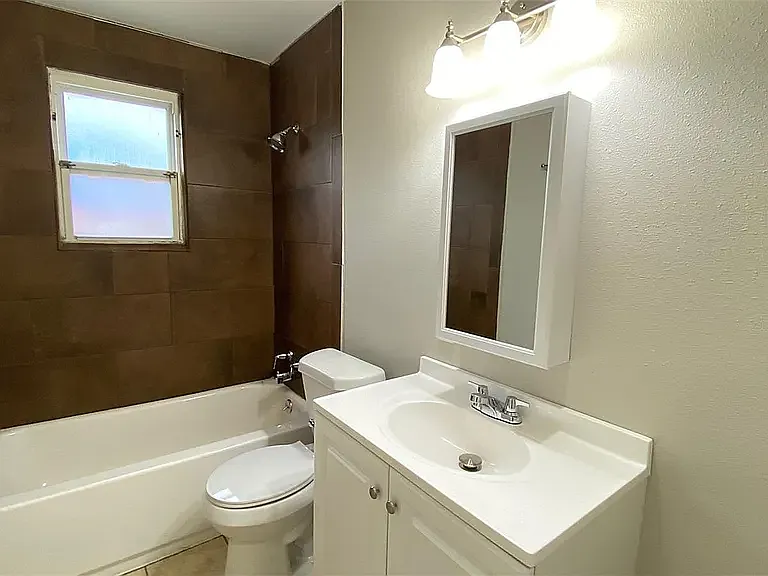 4665 West Exposition Avenue - Photo 6 of 9