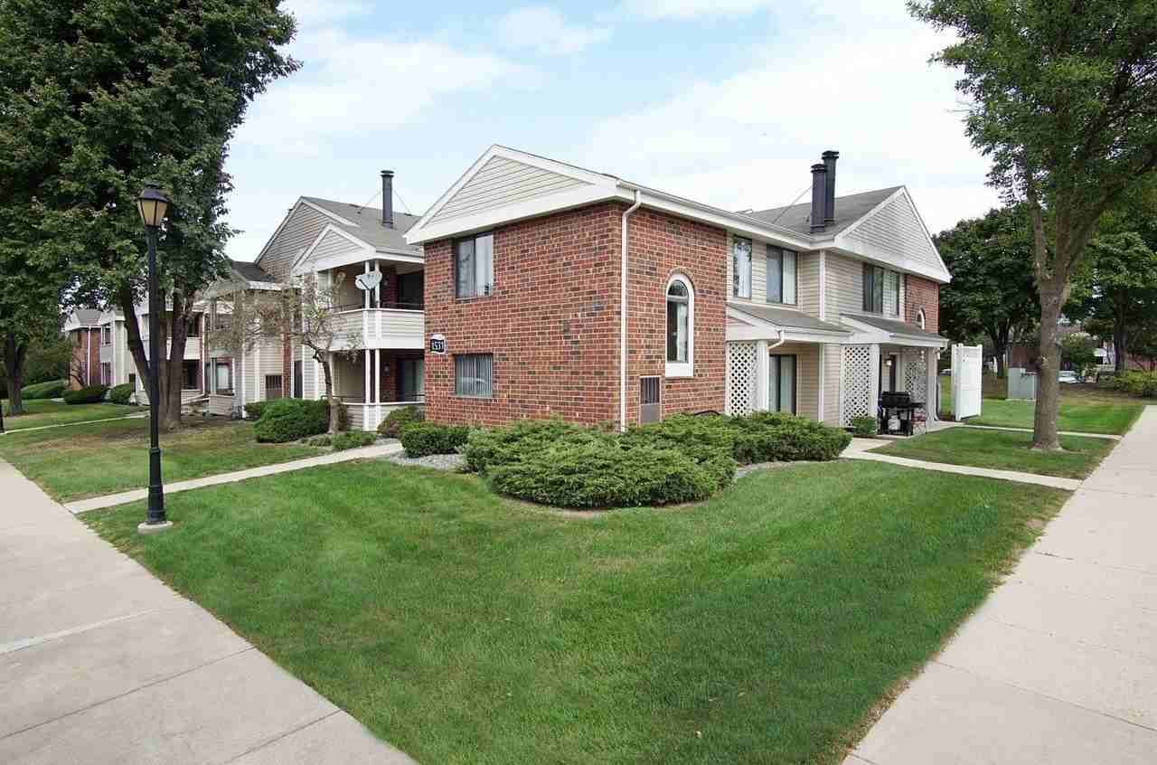 1627 Westminster Dr #205
