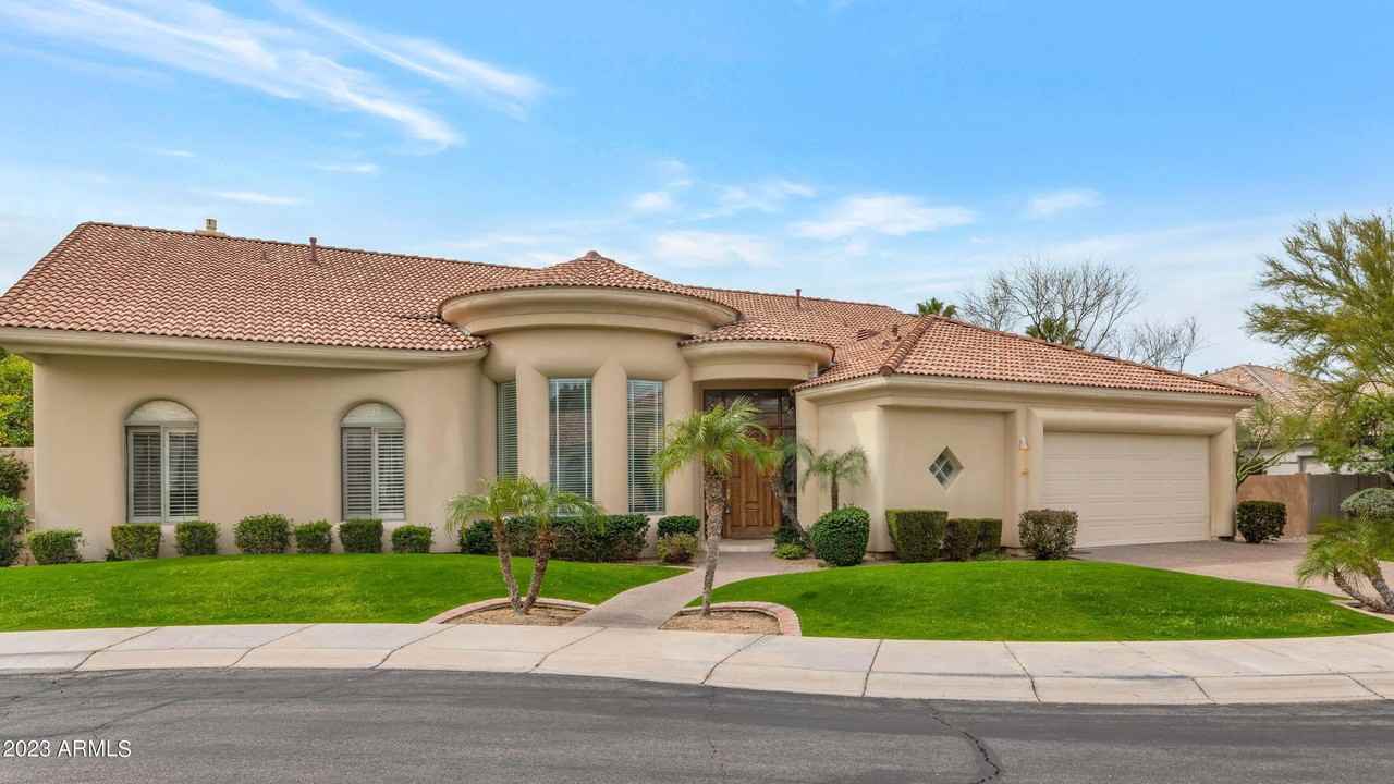 11139 E Cannon Dr