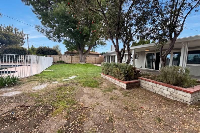 18400 Bermuda St - Photo 3 of 50