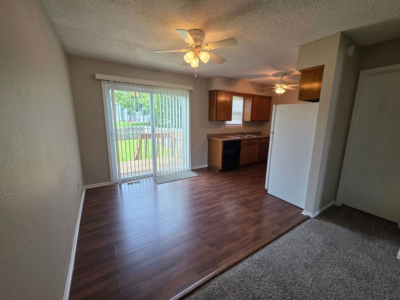 18902 E Manor Dr - Photo 5 of 13
