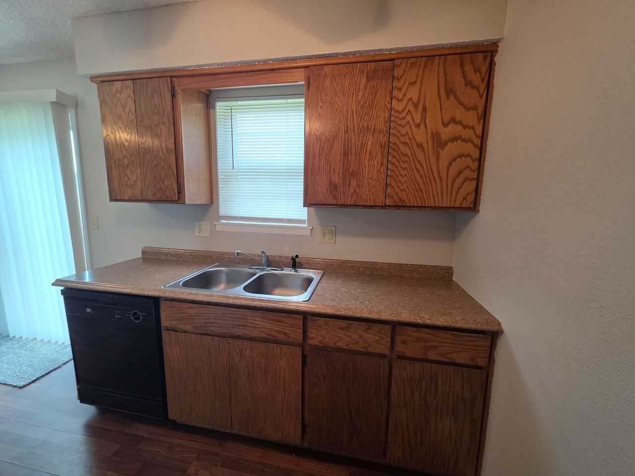 18902 E Manor Dr - Photo 6 of 13