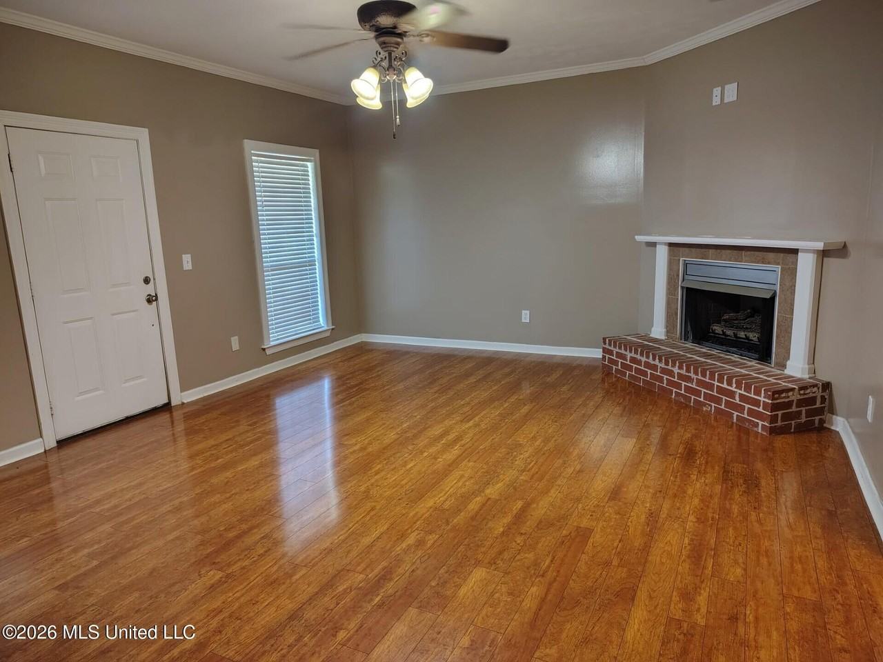 2111 Branch Creek Dr - Photo 3 of 19