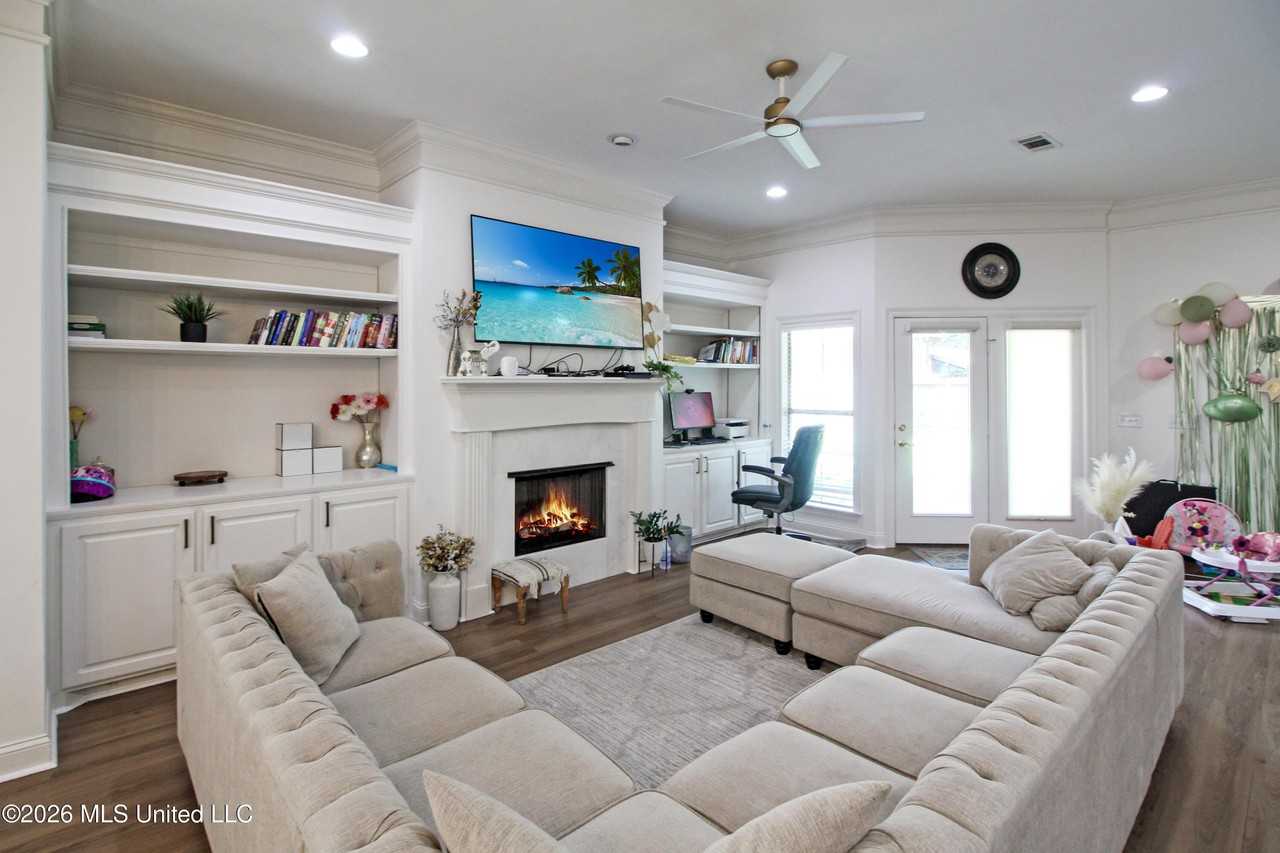 183 Tradition Pkwy - Photo 3 of 21