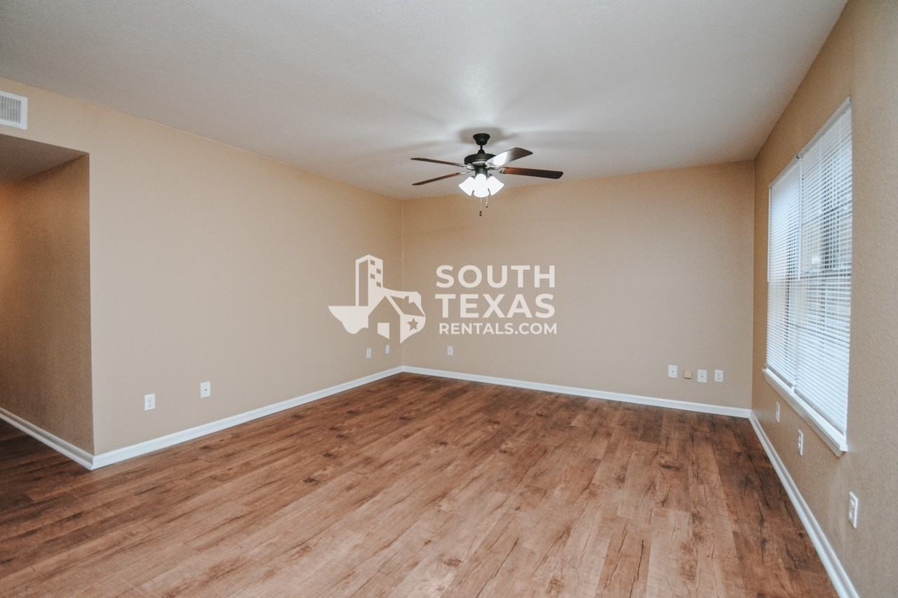 Sherwood Townhomes - Photo 2 of 8