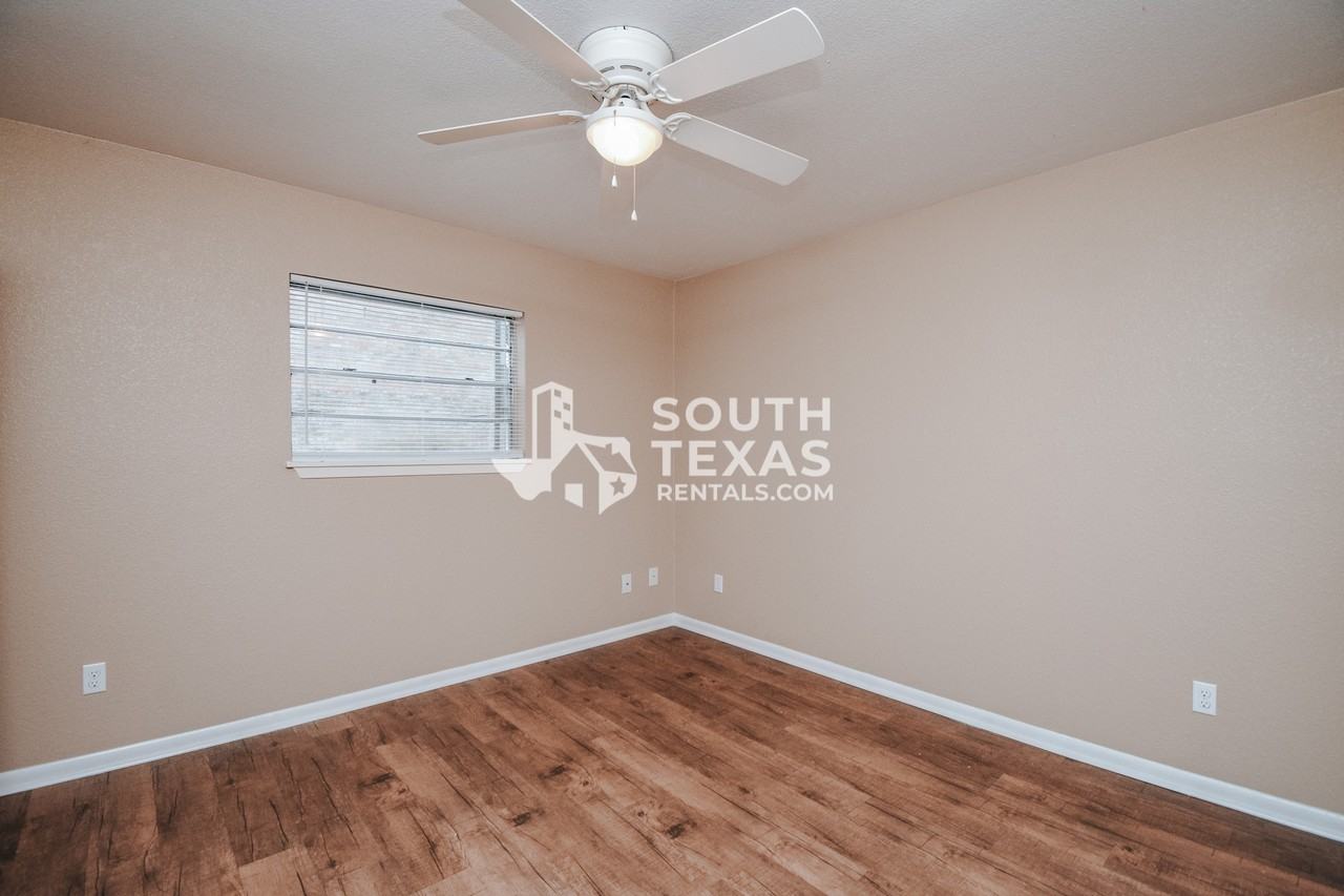 Sherwood Townhomes - Photo 5 of 8
