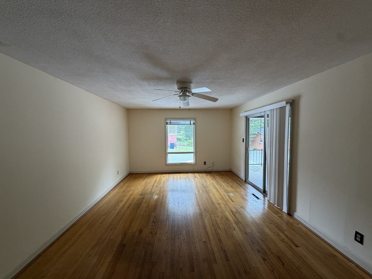 646B East Broad St - Photo 3 of 12
