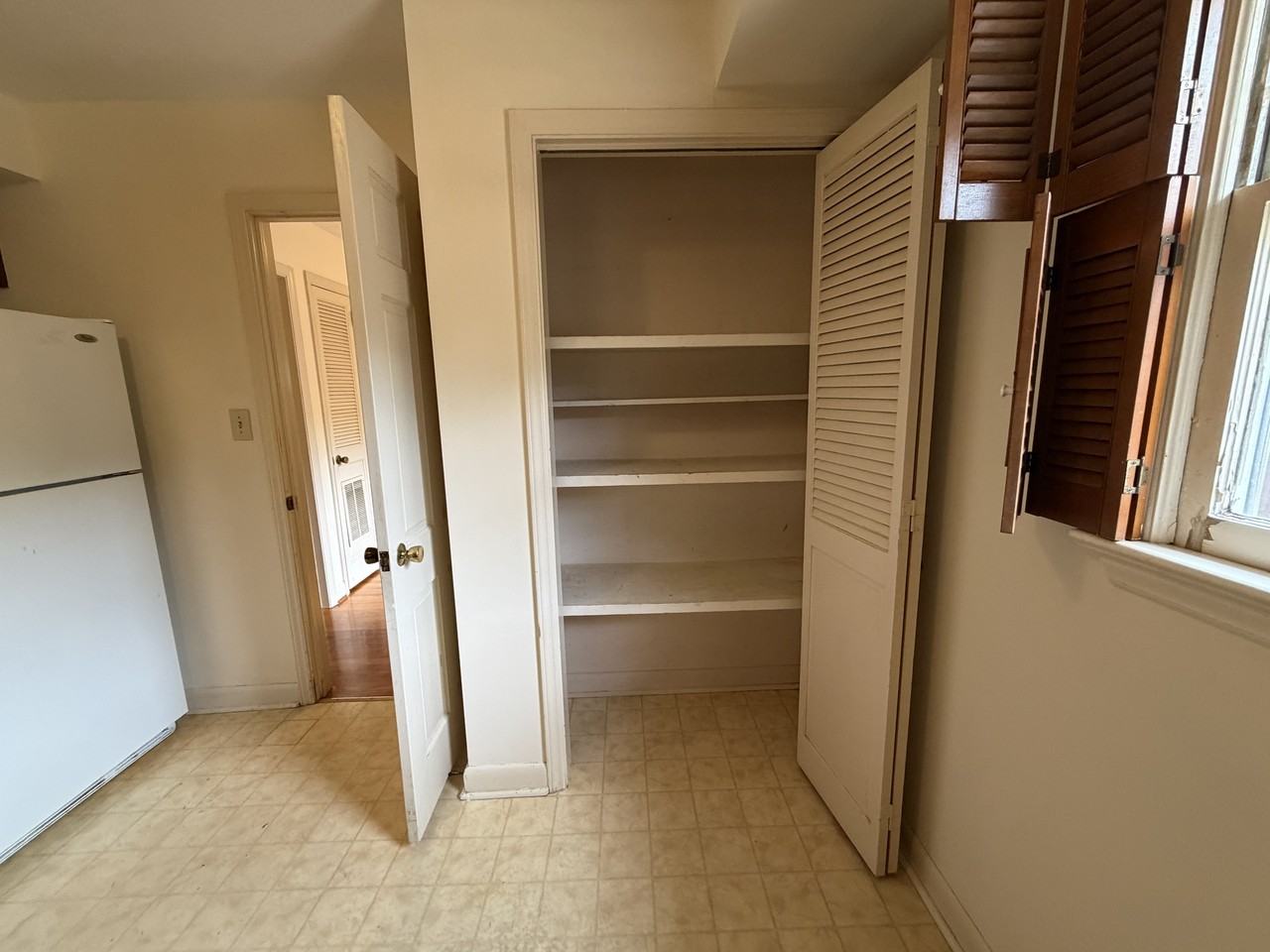 646B East Broad St - Photo 7 of 12