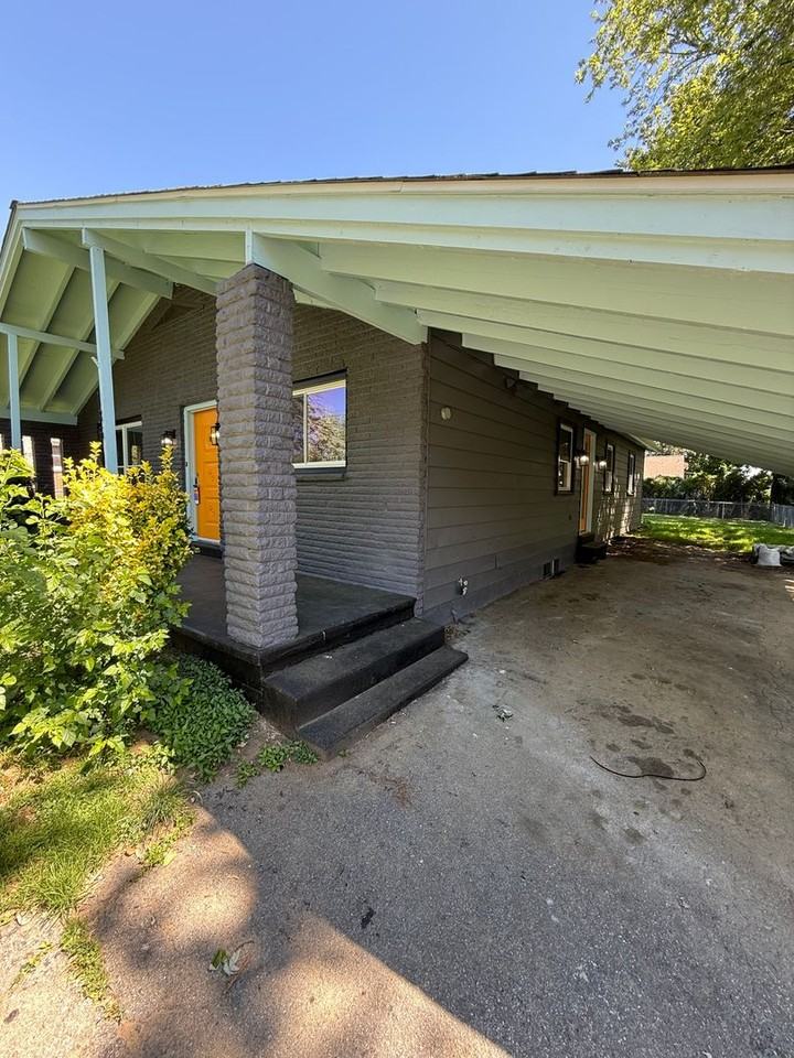 135 Grandview Ave - Photo 2 of 41