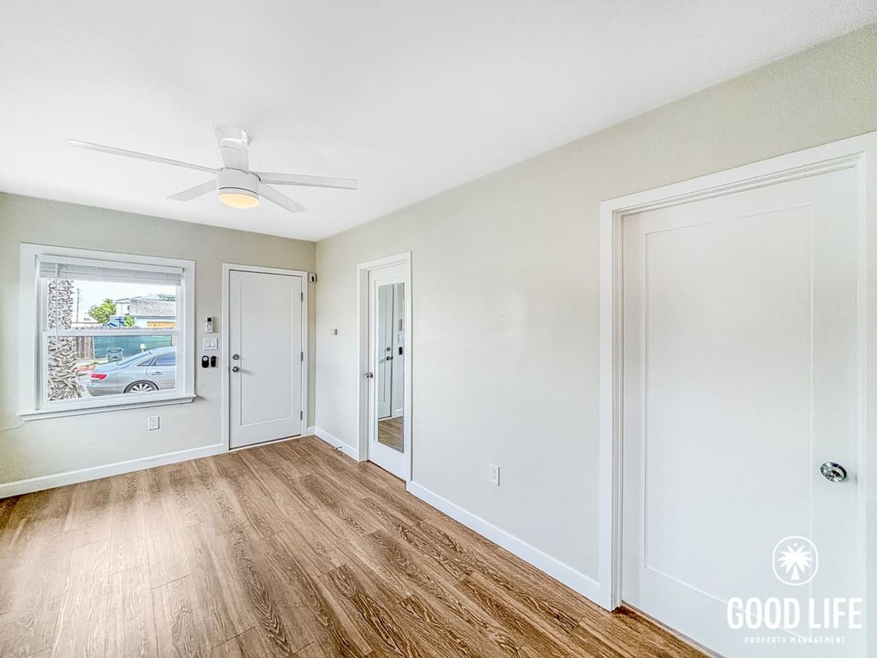 1225 Buenos Ave - Photo 3 of 22