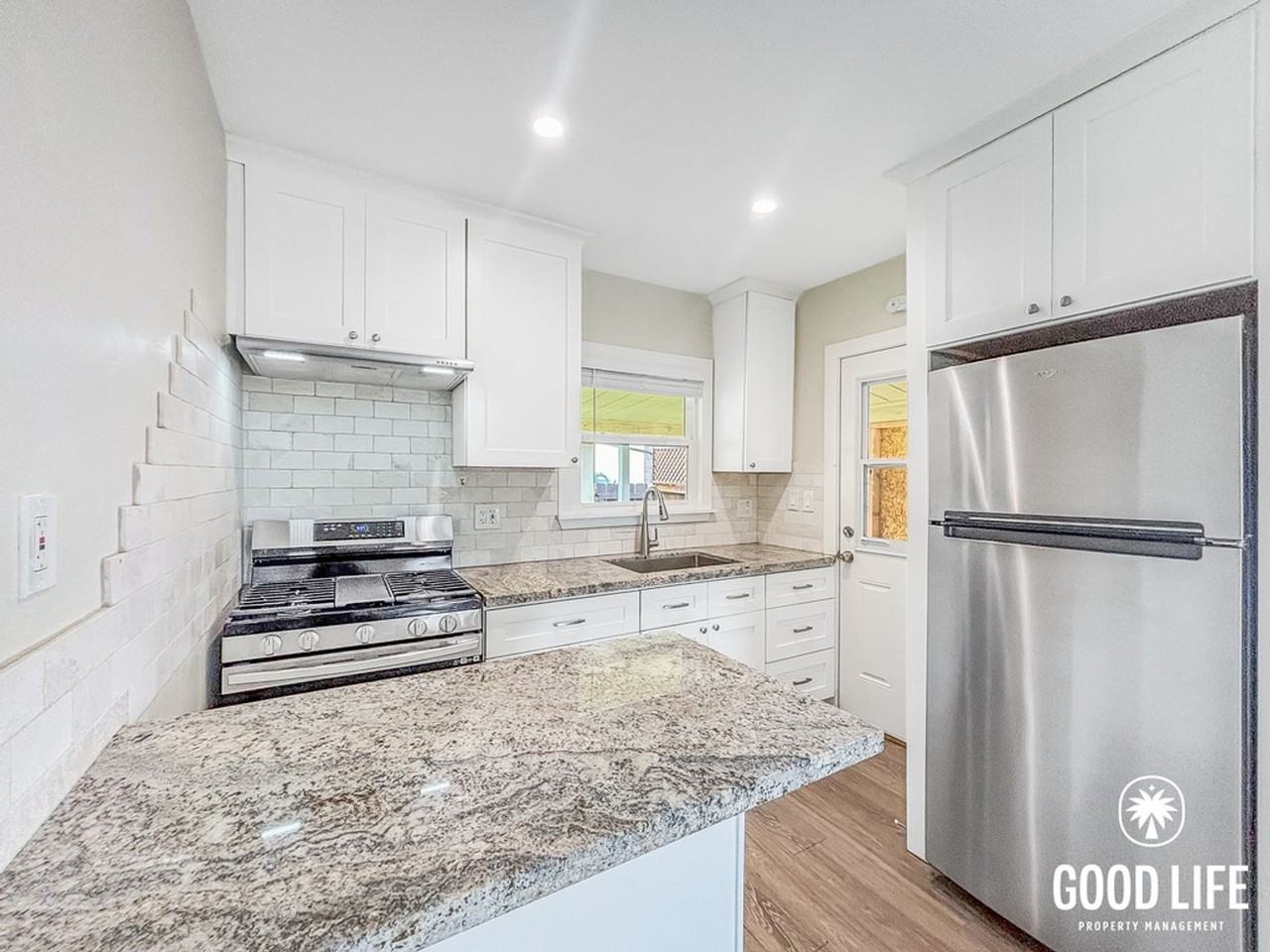 1225 Buenos Ave - Photo 5 of 22