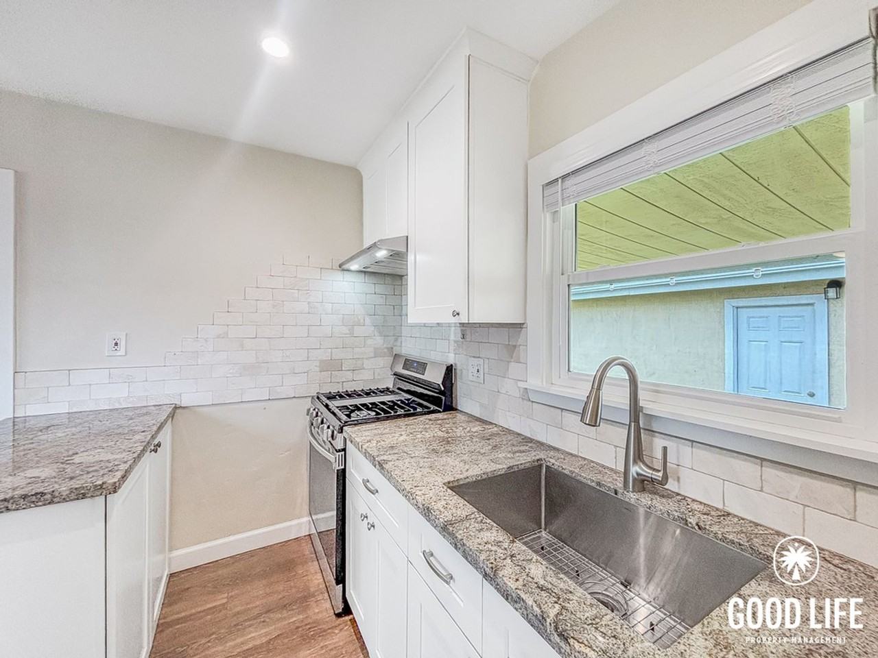 1225 Buenos Ave - Photo 7 of 22
