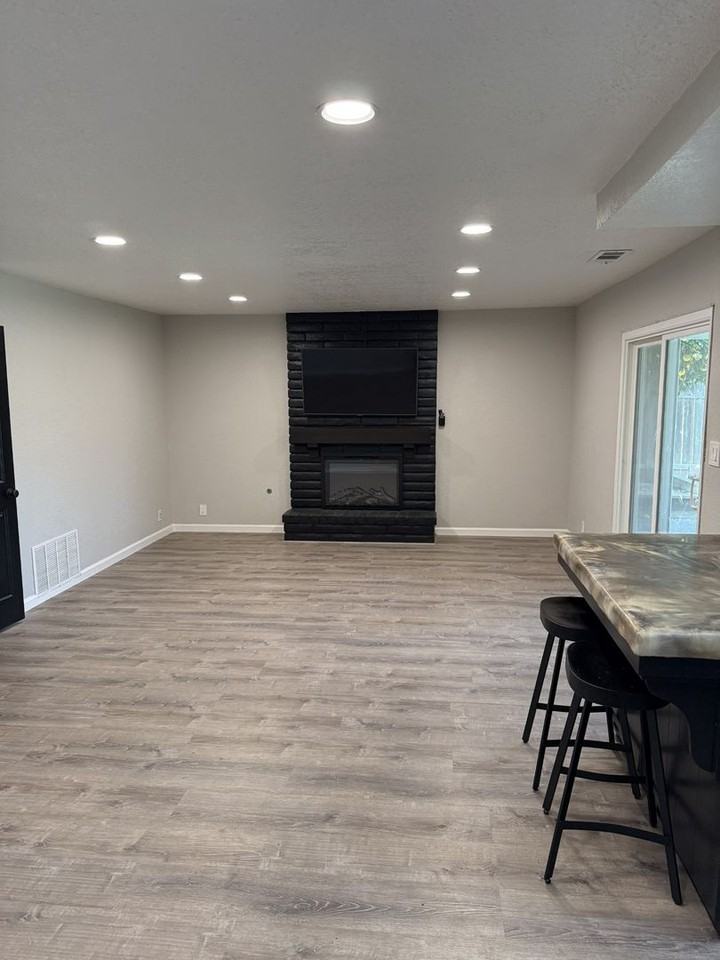 708 Meadow Way - Photo 3 of 5