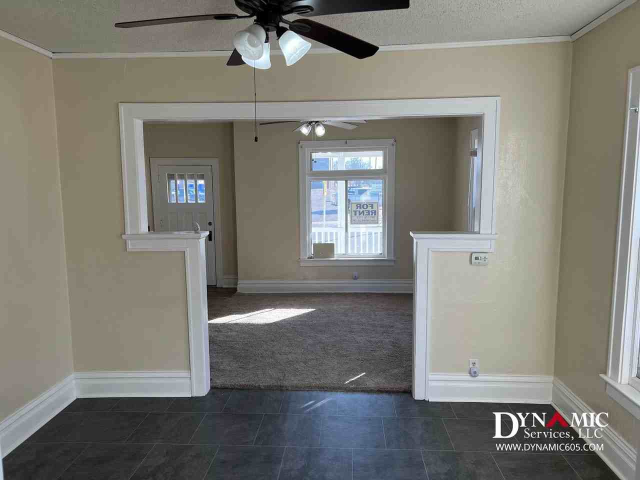424 W 12th St - Photo 5 of 34