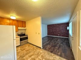 featured image of 208 N 6th St