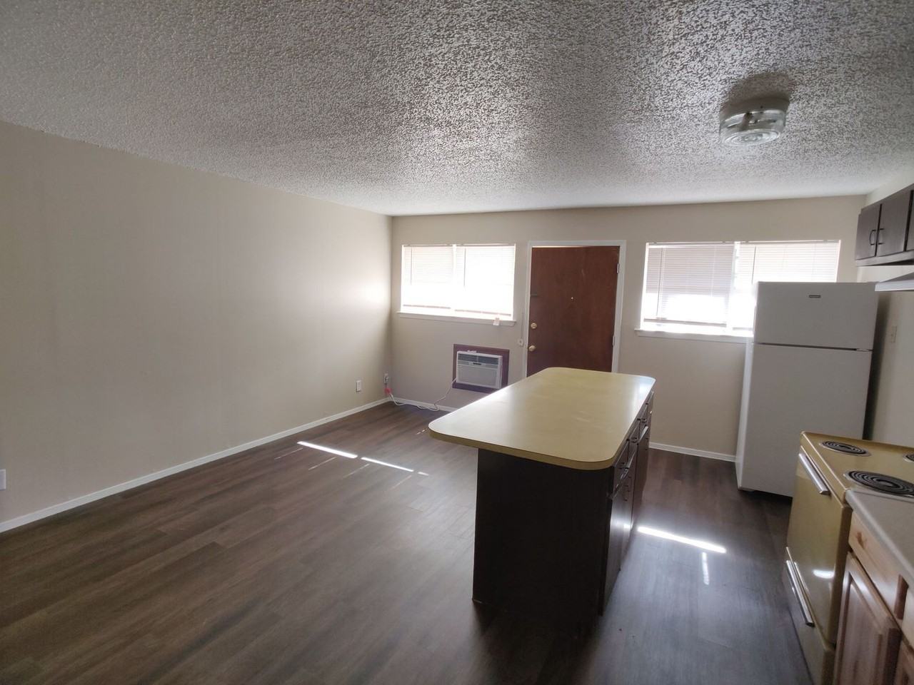 Shadywood Apartments - Photo 2 of 11