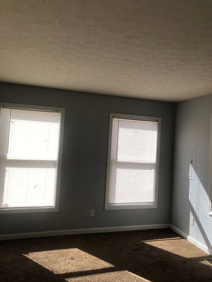 2729 W Chestnut St - Photo 2 of 10