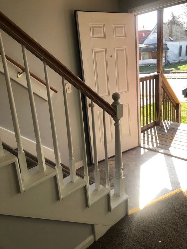 2729 W Chestnut St - Photo 3 of 10