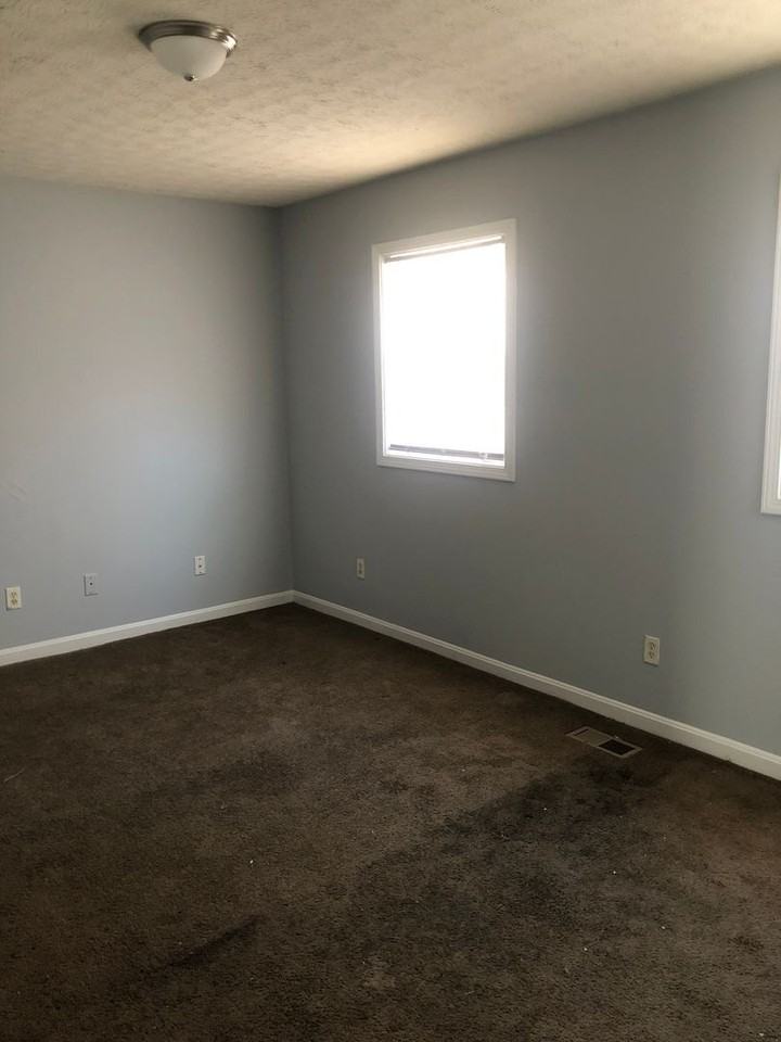 2729 W Chestnut St - Photo 5 of 10