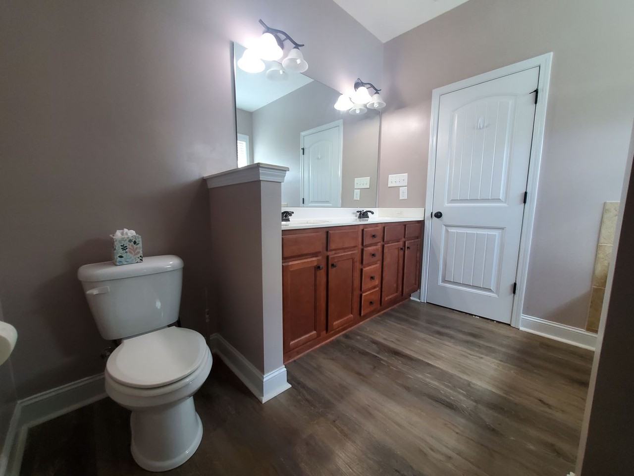 2244 Lakedale Dr - Photo 4 of 34