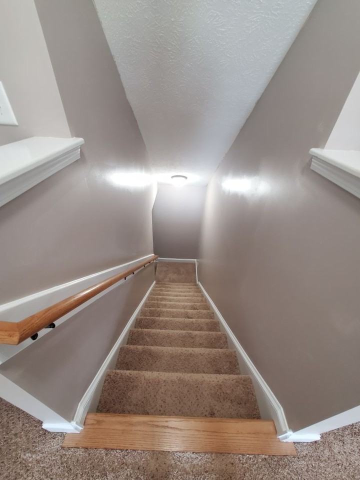 2244 Lakedale Dr - Photo 5 of 34